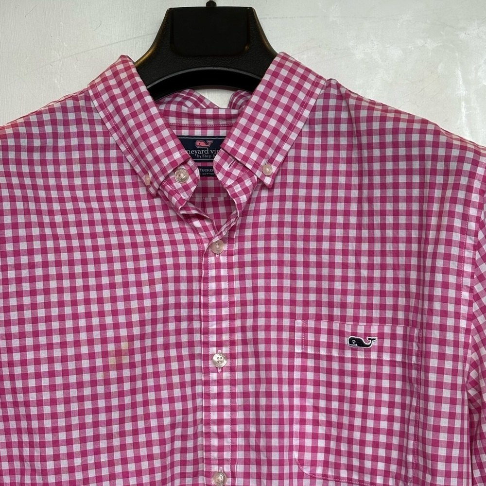 Vineyard Vines Pink and White Casual Button Down Shirt